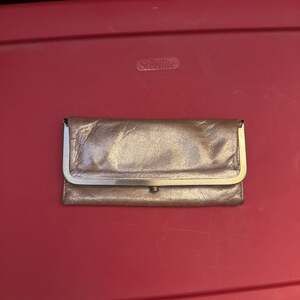 HOBO Rachel Leather Frame Trifold Clutch Wallet in Golden Taupe